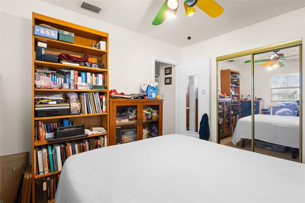 For Sale: $415,000 (3 beds, 2 baths, 1215 Square Feet)