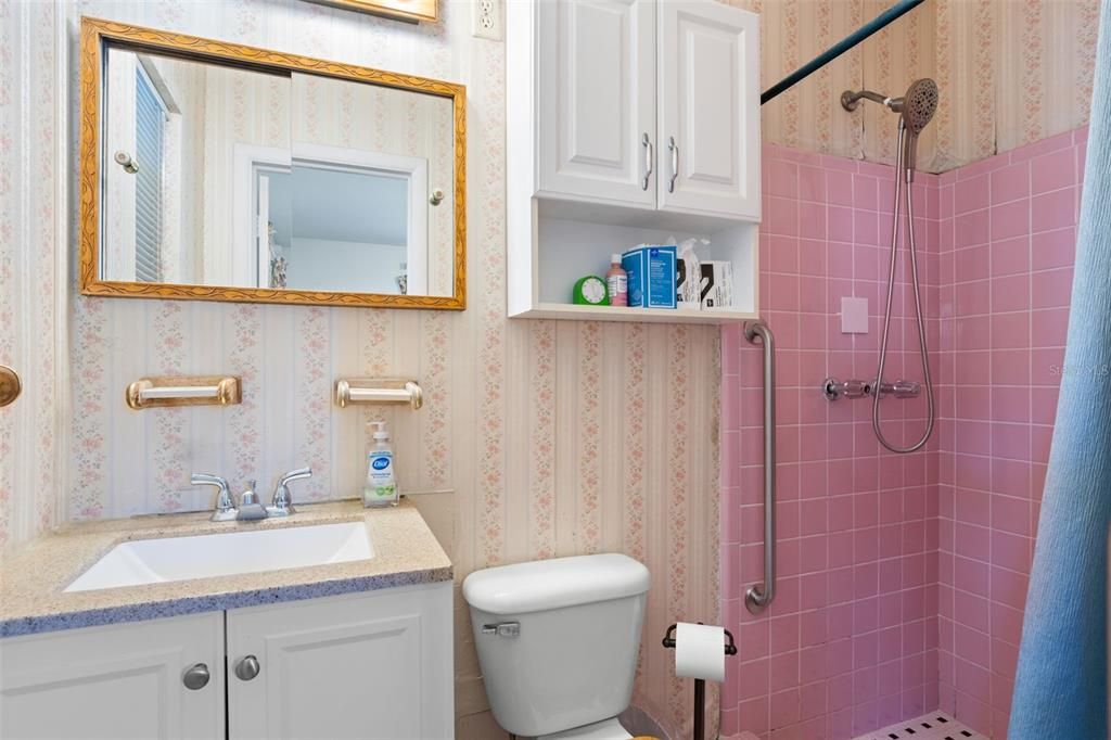 For Sale: $415,000 (3 beds, 2 baths, 1215 Square Feet)