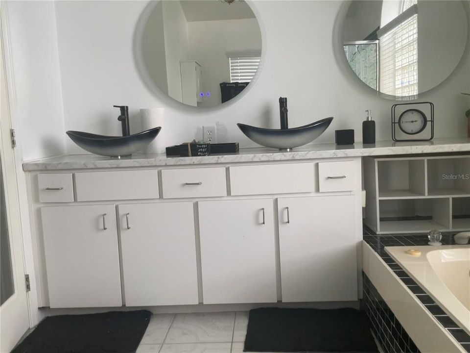 En Venta: $335,000 (3 camas, 2 baños, 1901 Pies cuadrados)