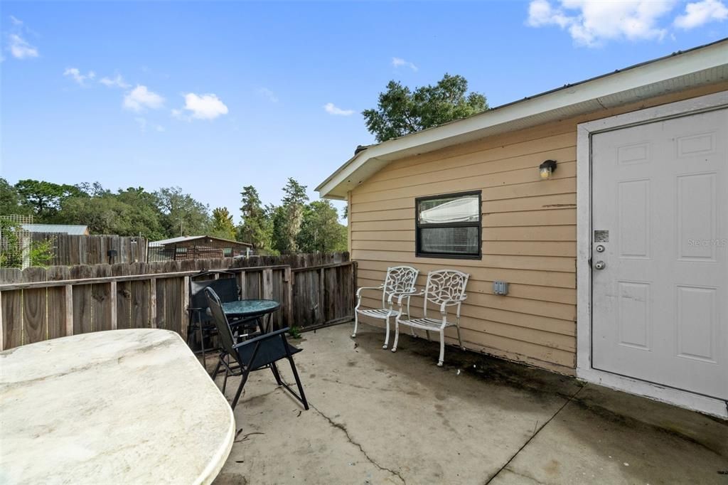 For Sale: $280,000 (2 beds, 2 baths, 903 Square Feet)