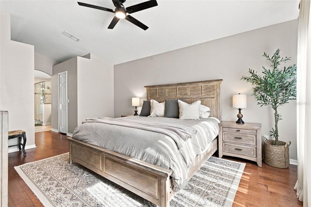For Sale: $400,000 (4 beds, 2 baths, 2000 Square Feet)