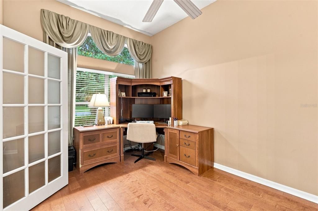 For Sale: $400,000 (4 beds, 2 baths, 2000 Square Feet)