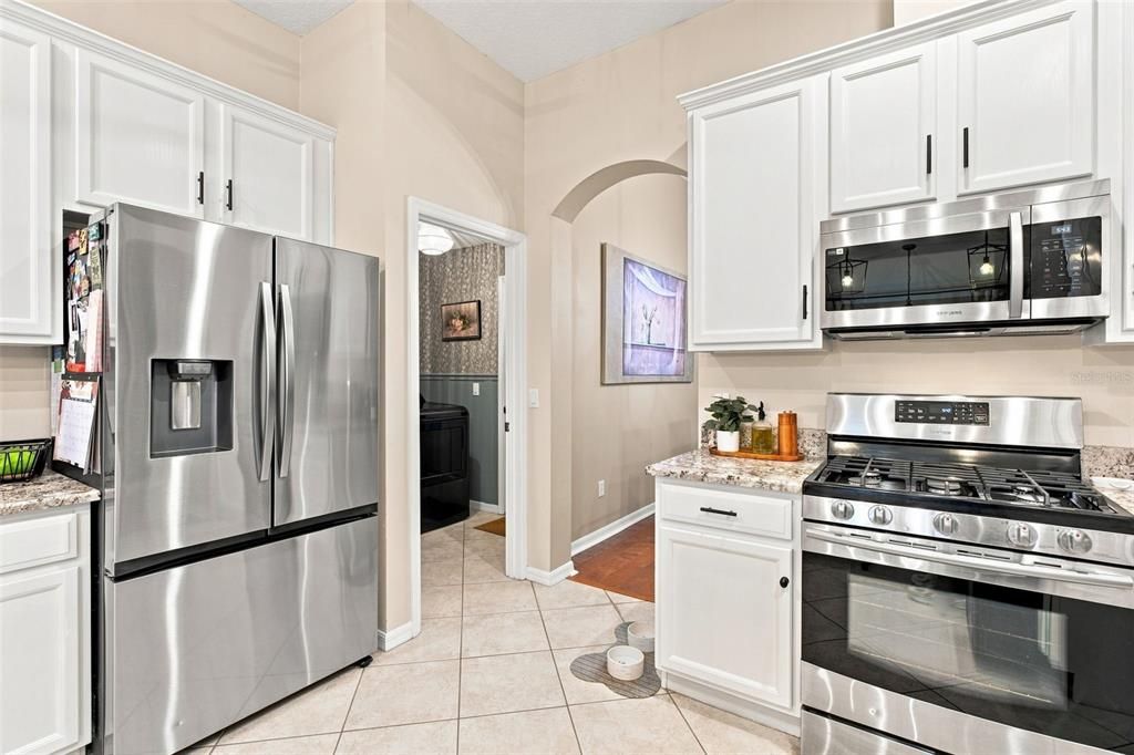 For Sale: $400,000 (4 beds, 2 baths, 2000 Square Feet)