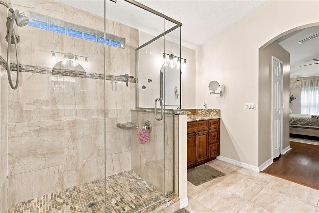 For Sale: $400,000 (4 beds, 2 baths, 2000 Square Feet)
