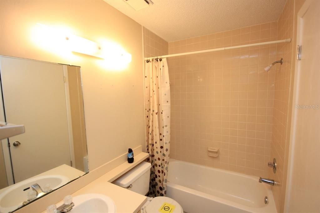 For Rent: $1,595 (2 beds, 1 baths, 1032 Square Feet)
