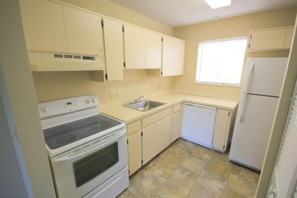 For Rent: $1,595 (2 beds, 1 baths, 1032 Square Feet)