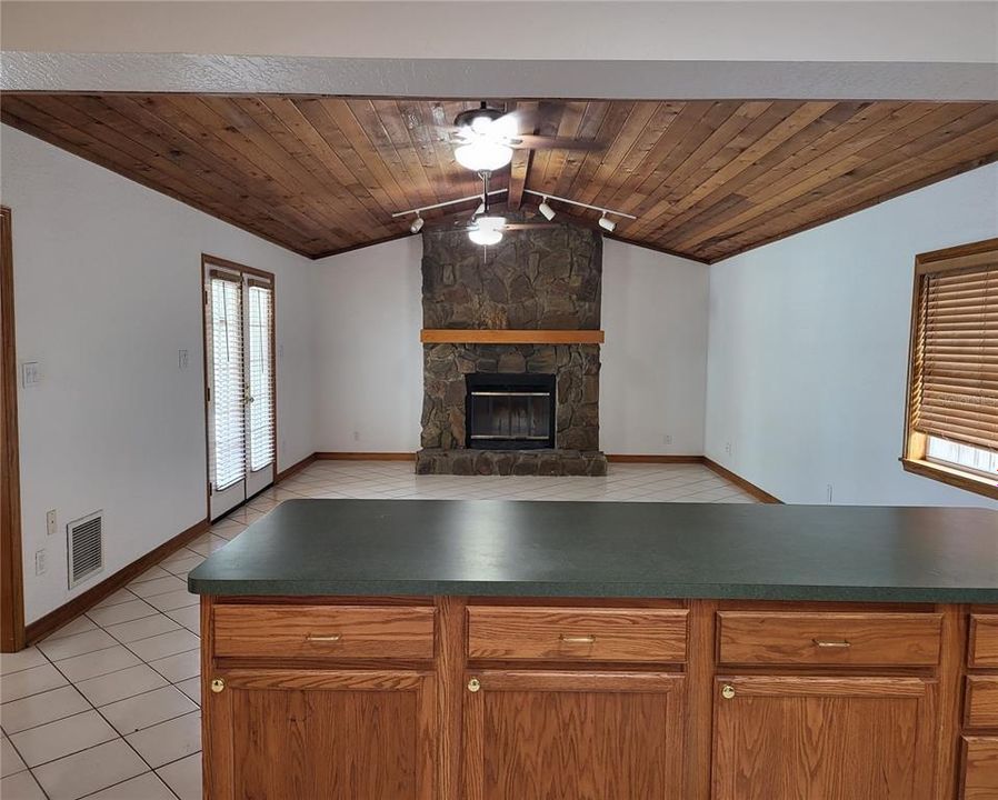 En Renta: $3,300 (3 camas, 2 baños, 1828 Pies cuadrados)