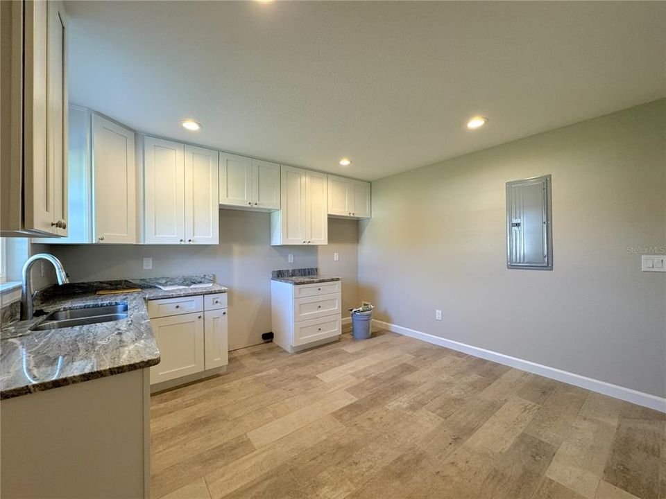 For Rent: $1,500 (2 beds, 2 baths, 930 Square Feet)