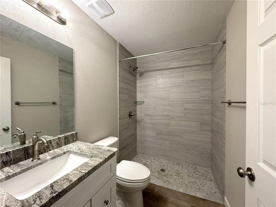 For Rent: $1,500 (2 beds, 2 baths, 930 Square Feet)
