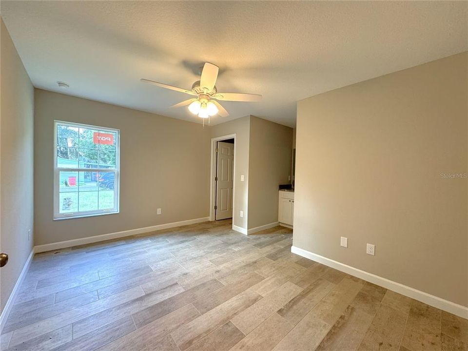 For Rent: $1,500 (2 beds, 2 baths, 930 Square Feet)