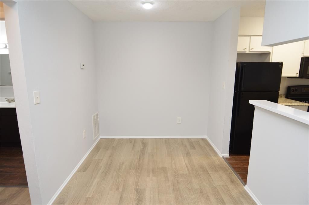 For Rent: $1,600 (2 beds, 2 baths, 1007 Square Feet)