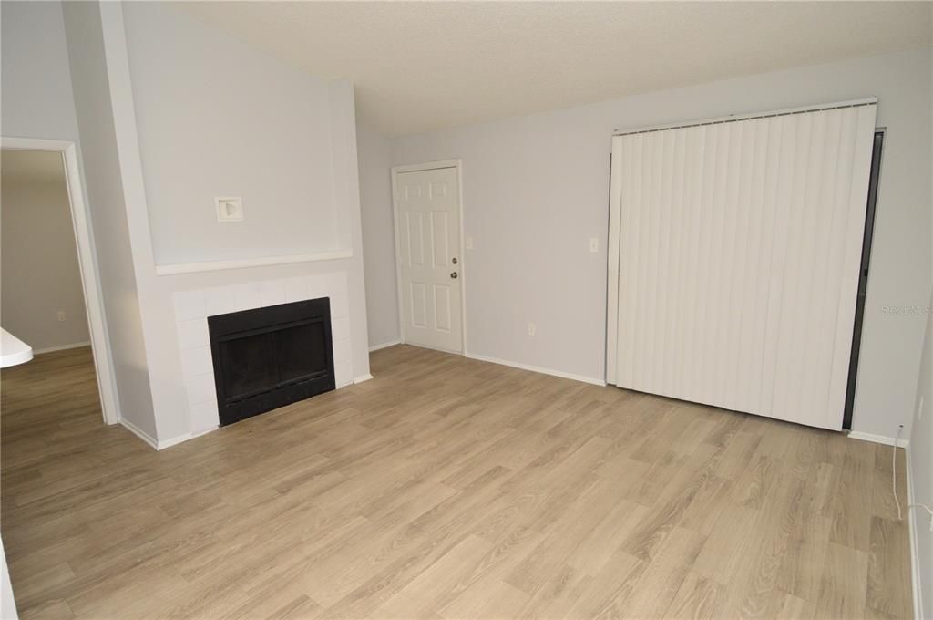 For Rent: $1,600 (2 beds, 2 baths, 1007 Square Feet)