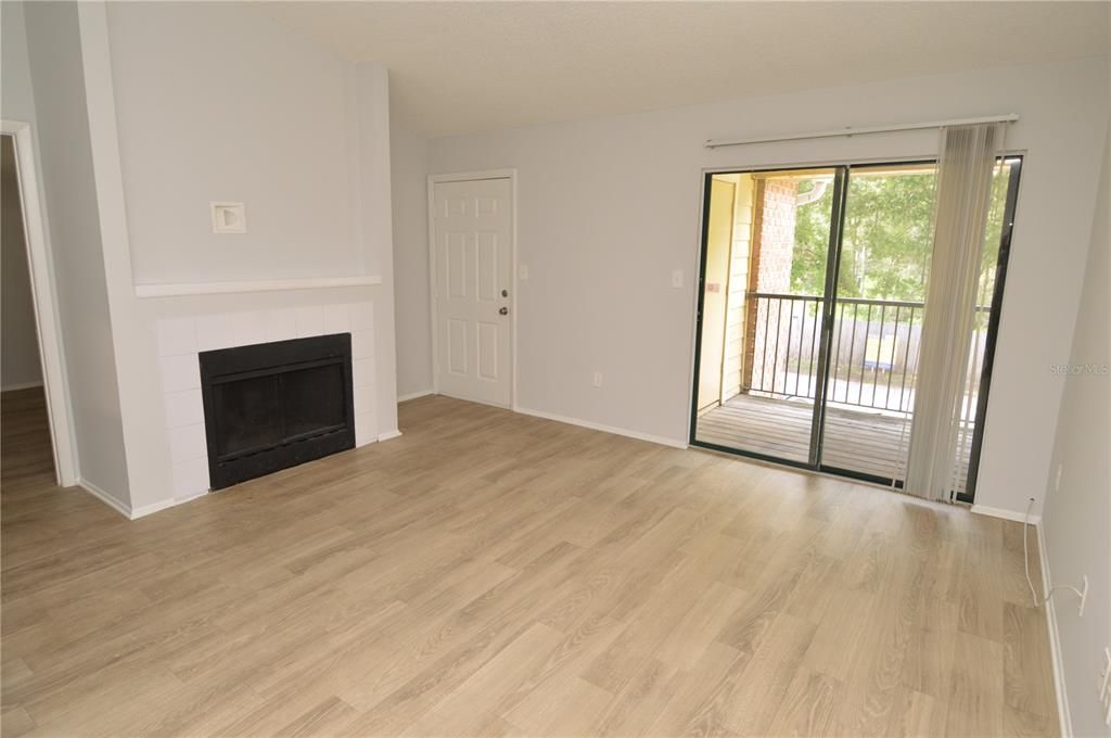 For Rent: $1,600 (2 beds, 2 baths, 1007 Square Feet)