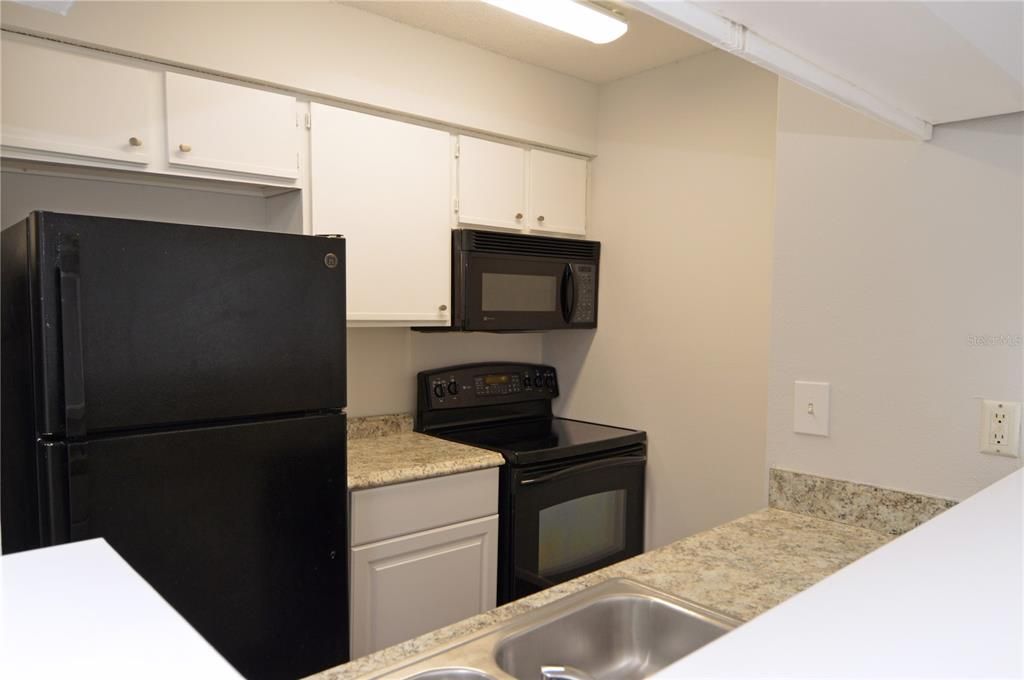 For Rent: $1,600 (2 beds, 2 baths, 1007 Square Feet)