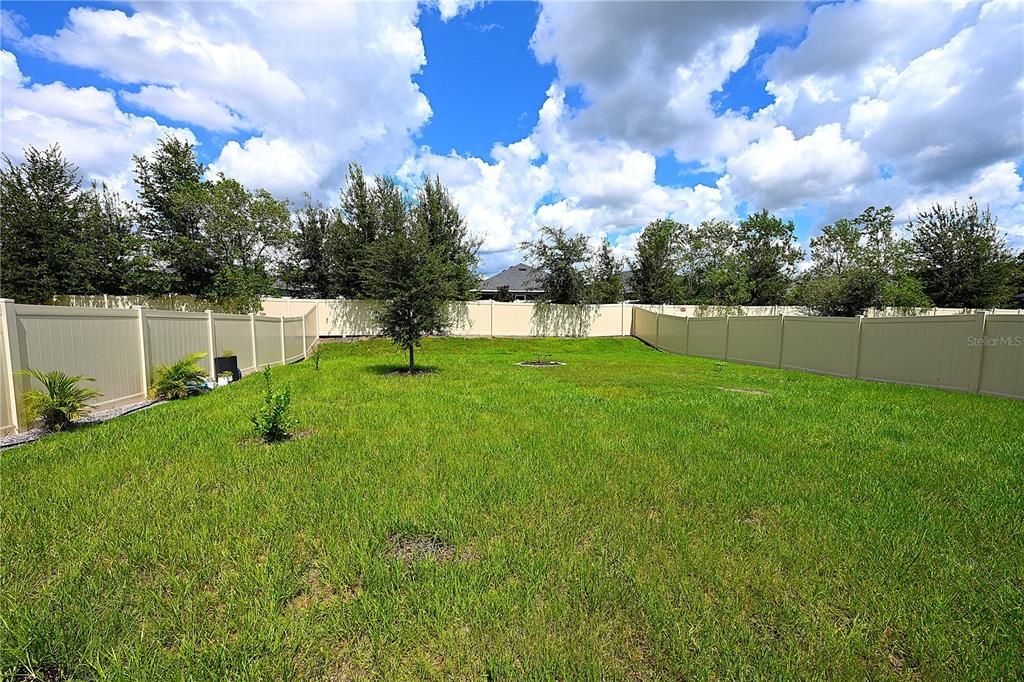 出租: $2,300 (5 贝兹, 3 浴室, 2106 平方英尺)