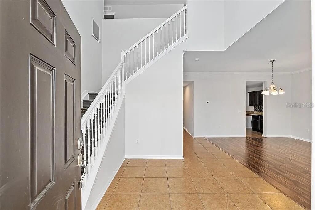 For Sale: $499,999 (6 beds, 4 baths, 3894 Square Feet)