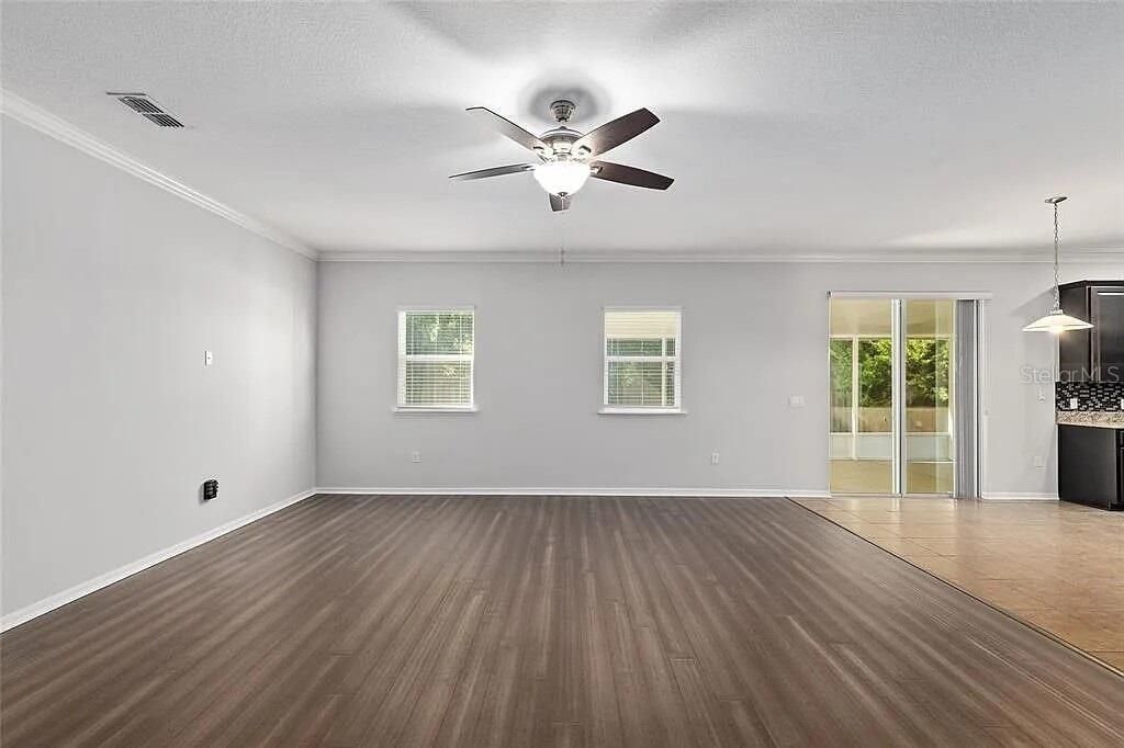 For Sale: $499,999 (6 beds, 4 baths, 3894 Square Feet)