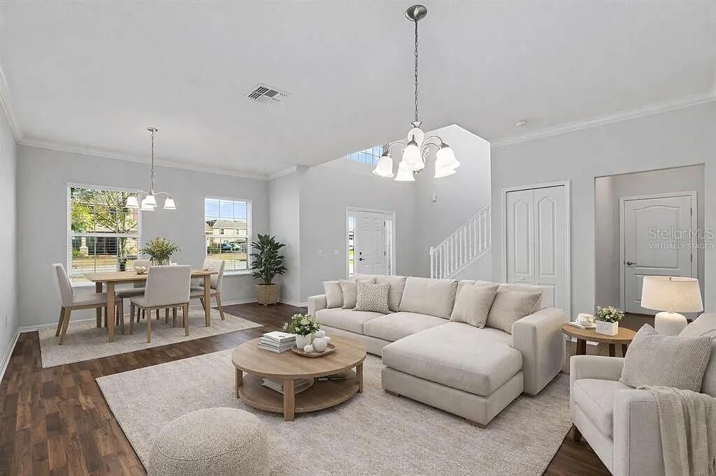 For Sale: $499,999 (6 beds, 4 baths, 3894 Square Feet)