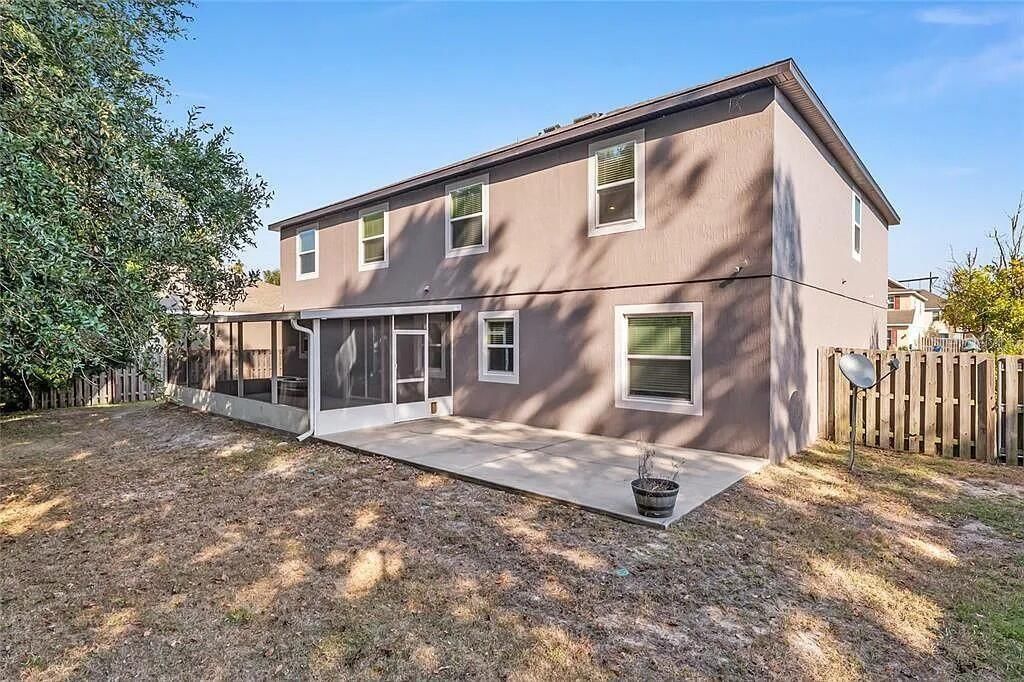 For Sale: $499,999 (6 beds, 4 baths, 3894 Square Feet)