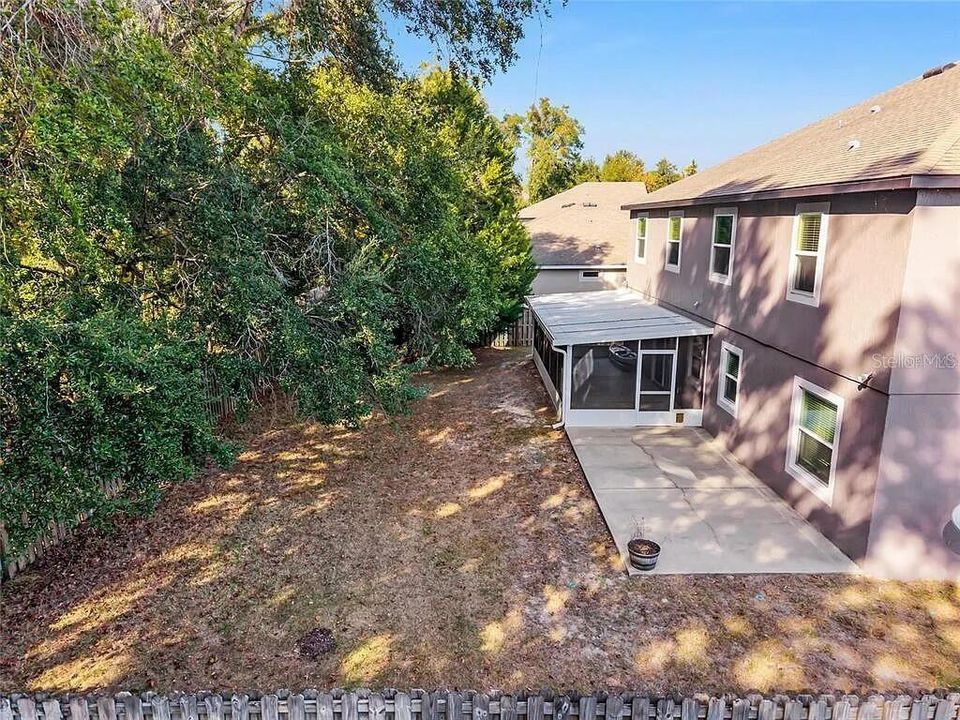For Sale: $499,999 (6 beds, 4 baths, 3894 Square Feet)