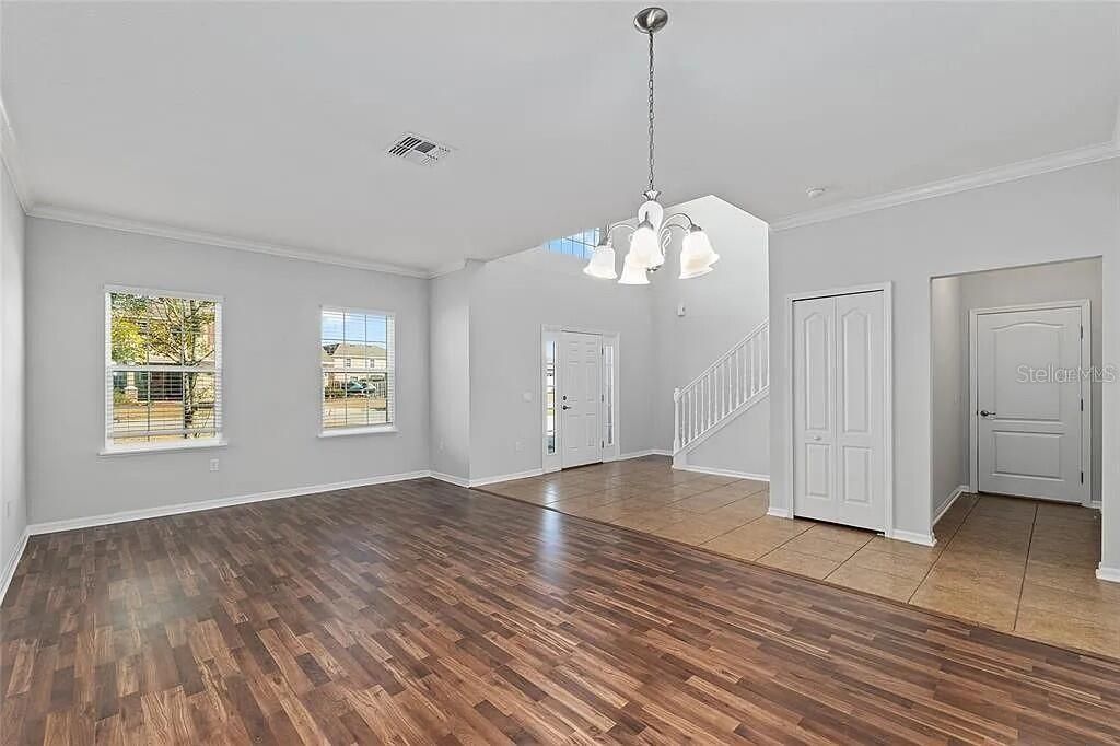 For Sale: $499,999 (6 beds, 4 baths, 3894 Square Feet)