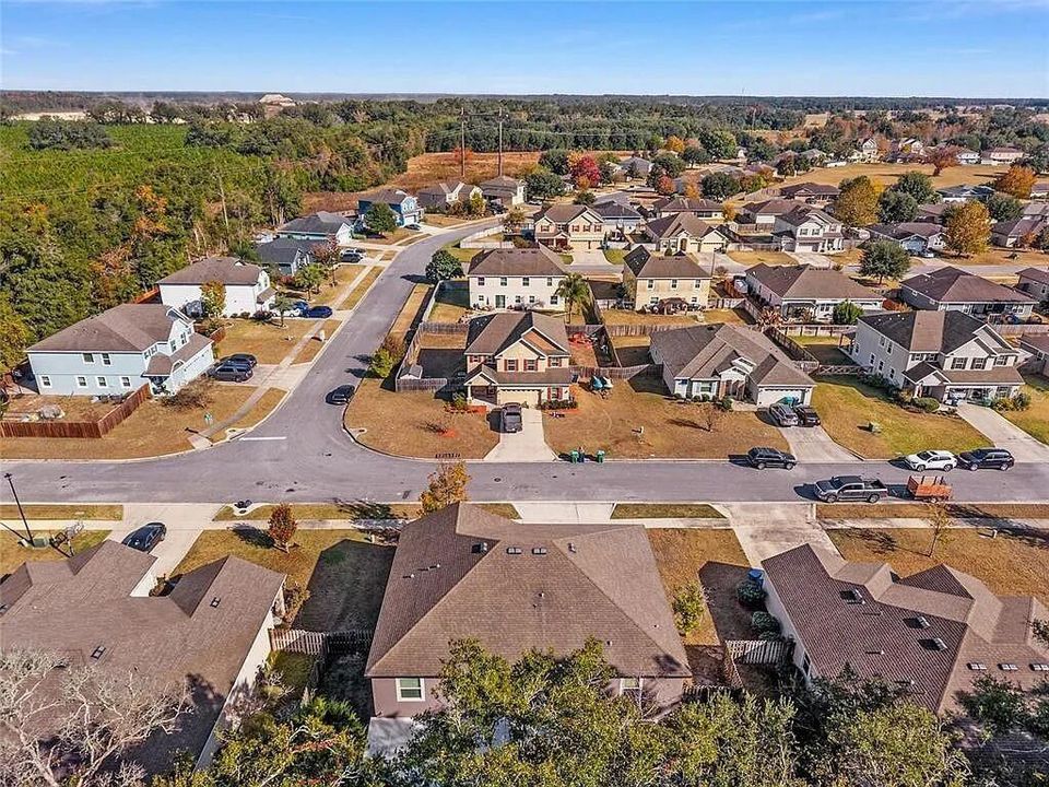 For Sale: $499,999 (6 beds, 4 baths, 3894 Square Feet)