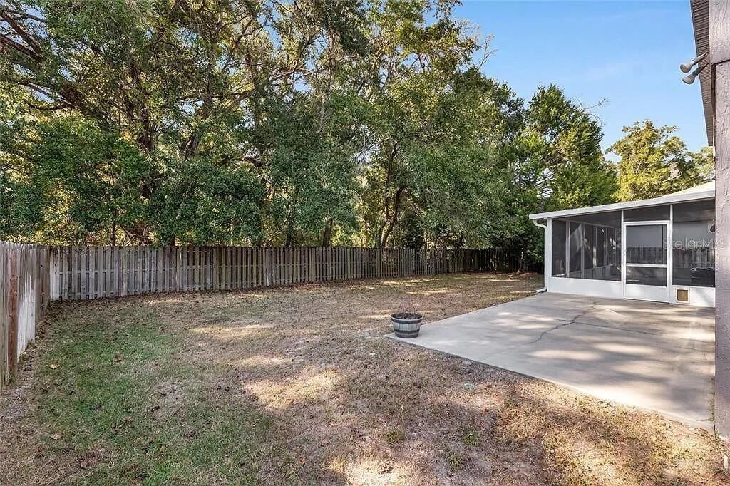 For Sale: $499,999 (6 beds, 4 baths, 3894 Square Feet)