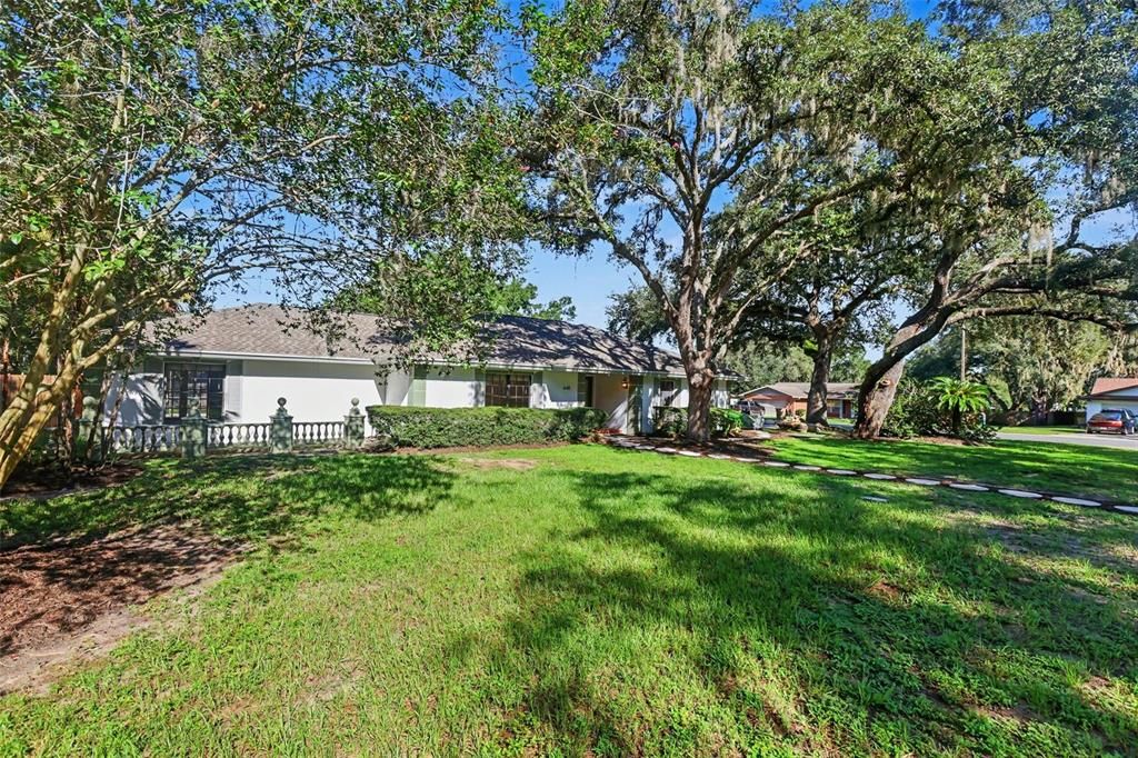 For Rent: $3,400 (4 beds, 2 baths, 2405 Square Feet)