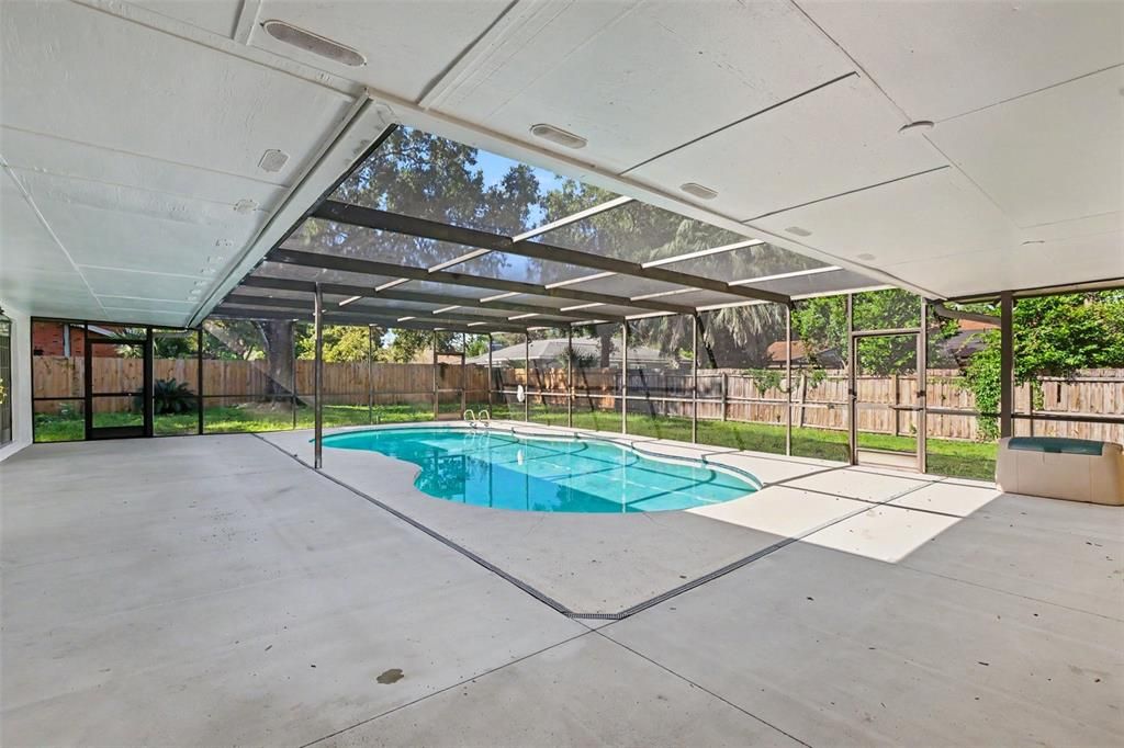 For Rent: $3,400 (4 beds, 2 baths, 2405 Square Feet)