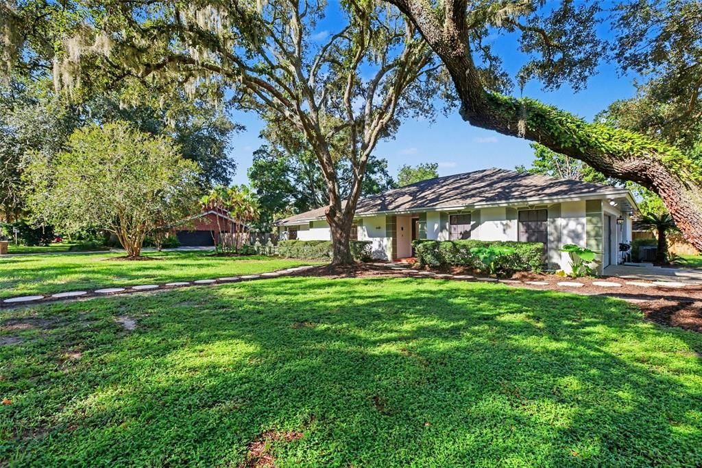 For Rent: $3,400 (4 beds, 2 baths, 2405 Square Feet)