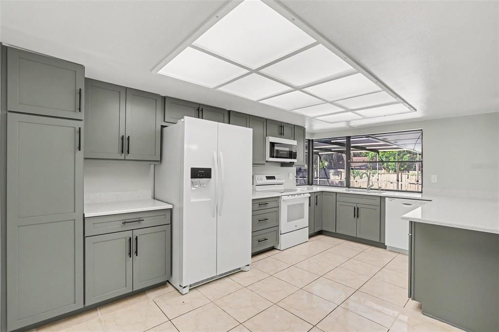 For Rent: $3,400 (4 beds, 2 baths, 2405 Square Feet)