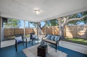 На продажу: $334,900 (3 спален, 2 ванн, 1285 Квадратных фут)