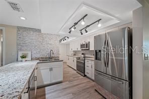 На продажу: $334,900 (3 спален, 2 ванн, 1285 Квадратных фут)
