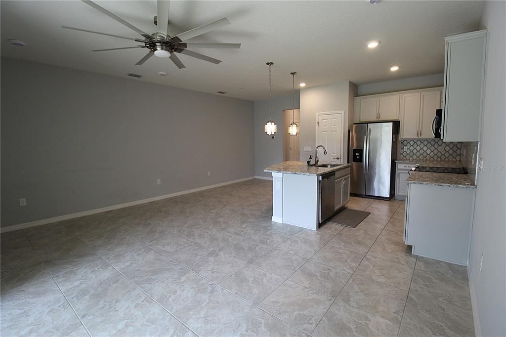 For Rent: $2,500 (3 beds, 2 baths, 1852 Square Feet)