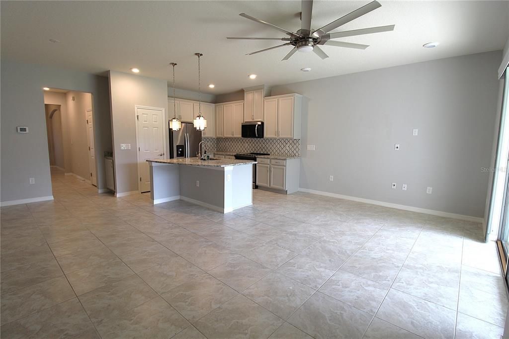 For Rent: $2,500 (3 beds, 2 baths, 1852 Square Feet)