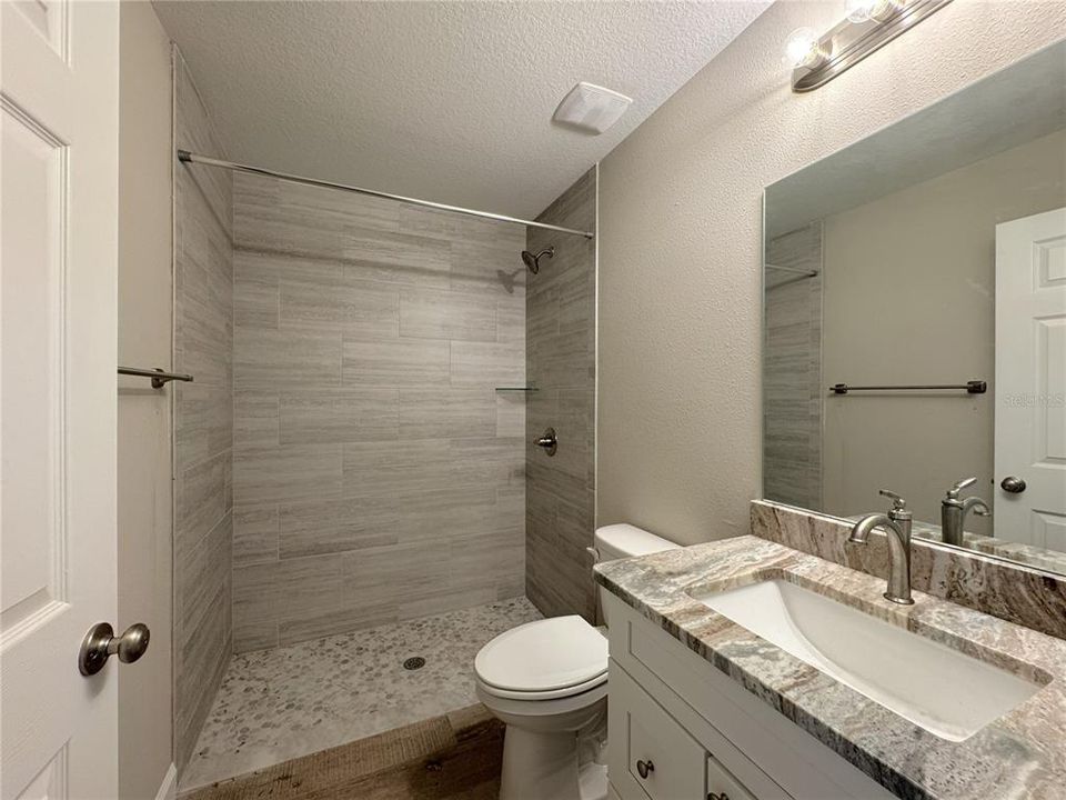 For Rent: $1,500 (2 beds, 2 baths, 930 Square Feet)