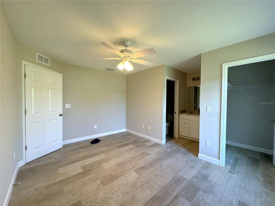 For Rent: $1,500 (2 beds, 2 baths, 930 Square Feet)