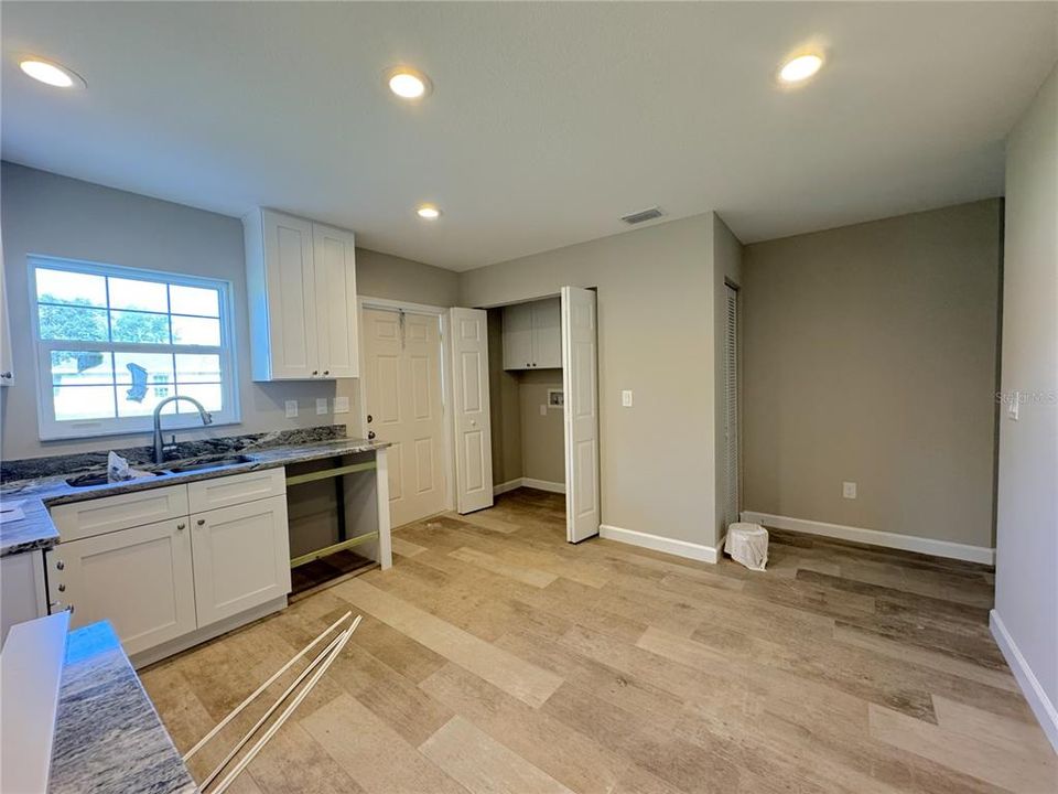 For Rent: $1,500 (2 beds, 2 baths, 930 Square Feet)