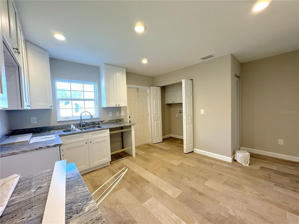 For Rent: $1,500 (2 beds, 2 baths, 930 Square Feet)