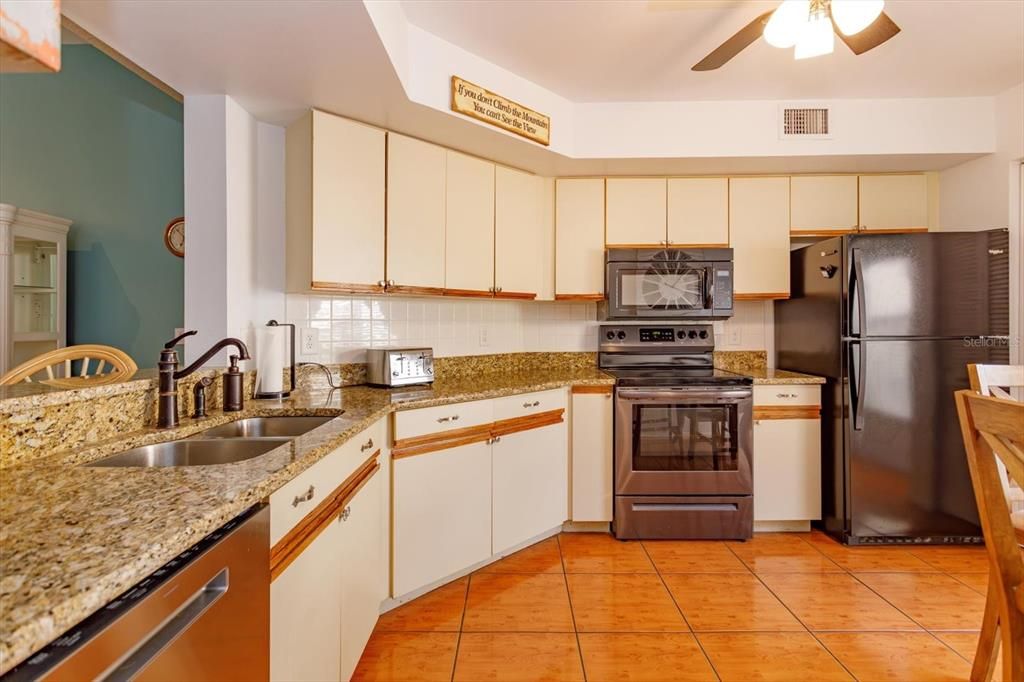 En Venta: $260,000 (2 camas, 2 baños, 1210 Pies cuadrados)