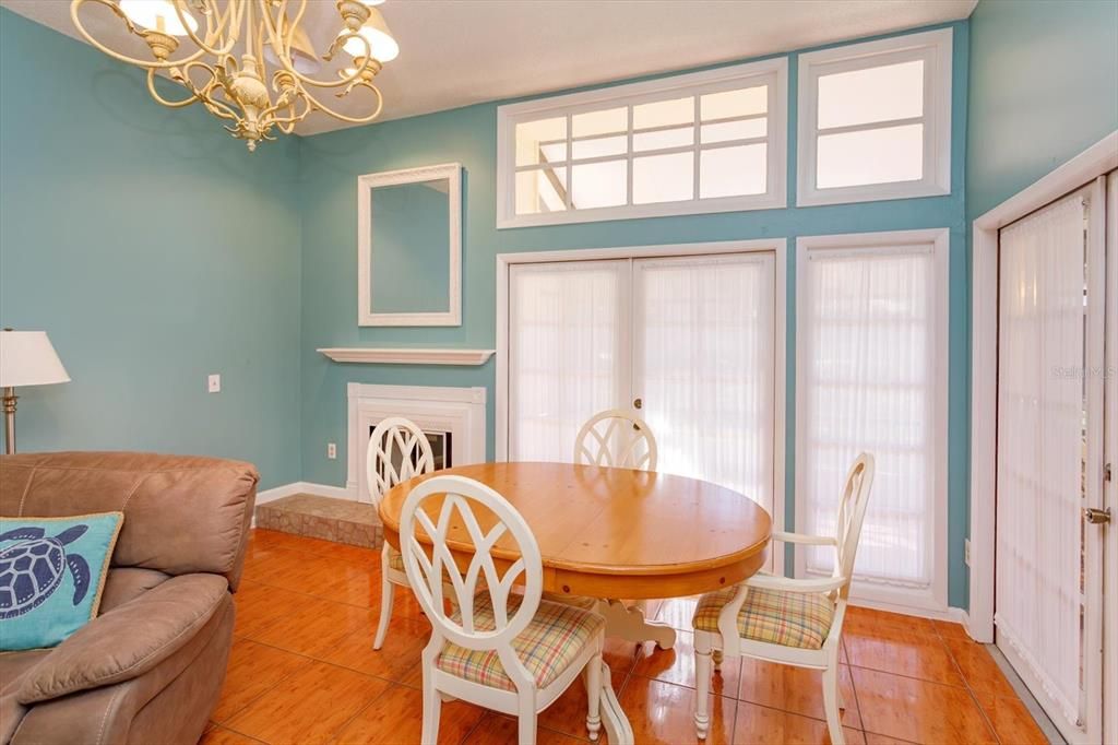 En Venta: $260,000 (2 camas, 2 baños, 1210 Pies cuadrados)