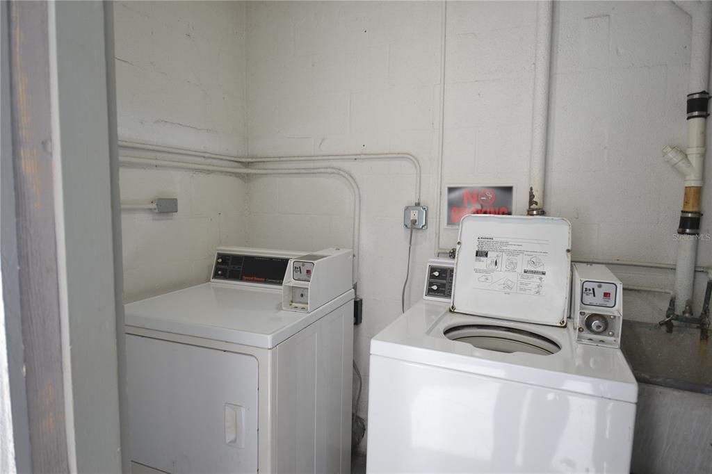 For Rent: $1,800 (1 beds, 1 baths, 690 Square Feet)
