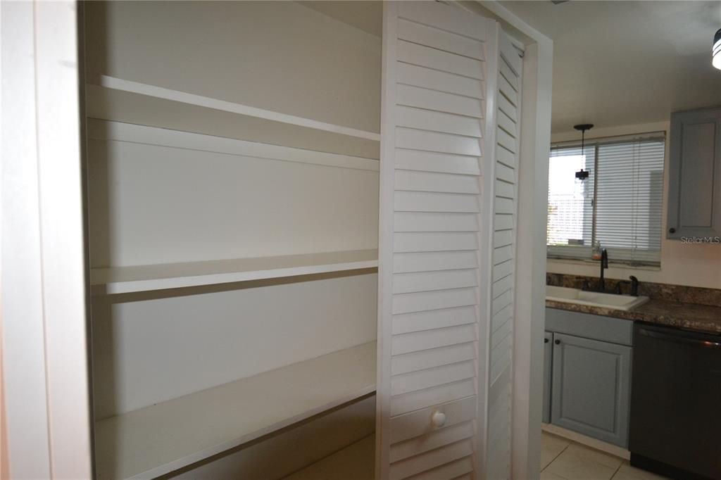 В аренду: $1,700 (1 спален, 1 ванн, 690 Квадратных фут)