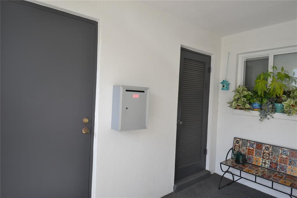 For Rent: $1,800 (1 beds, 1 baths, 690 Square Feet)