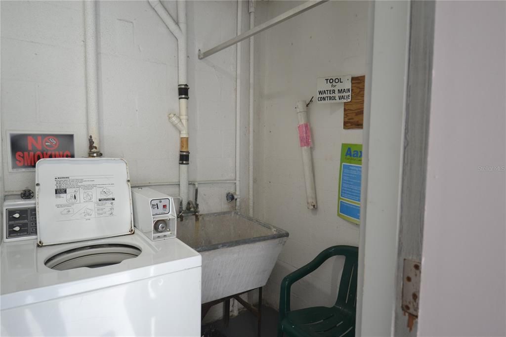 For Rent: $1,800 (1 beds, 1 baths, 690 Square Feet)