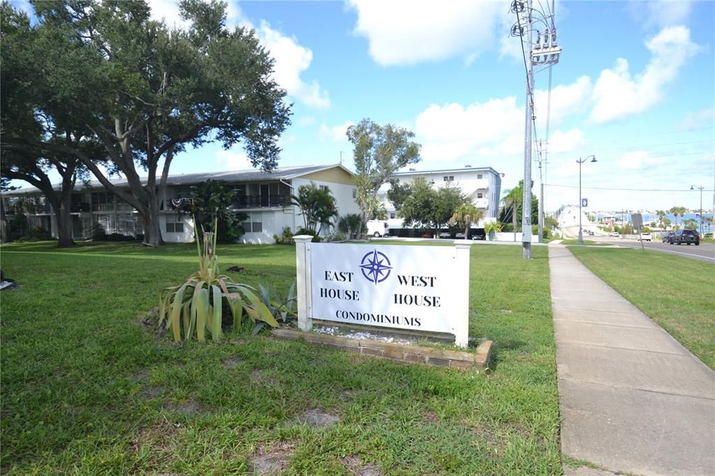 For Rent: $1,800 (1 beds, 1 baths, 690 Square Feet)