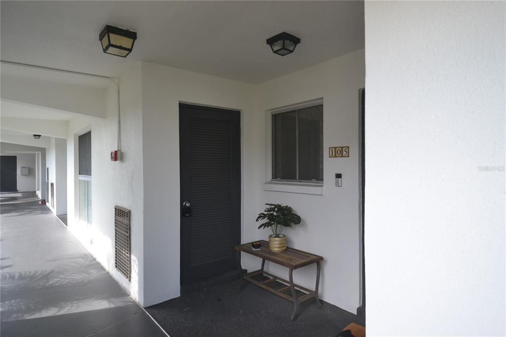 For Rent: $1,800 (1 beds, 1 baths, 690 Square Feet)
