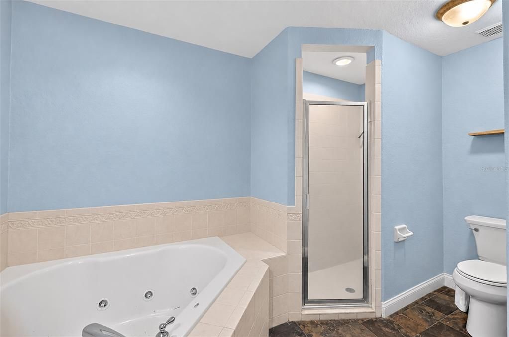 For Sale: $359,900 (3 beds, 2 baths, 1822 Square Feet)
