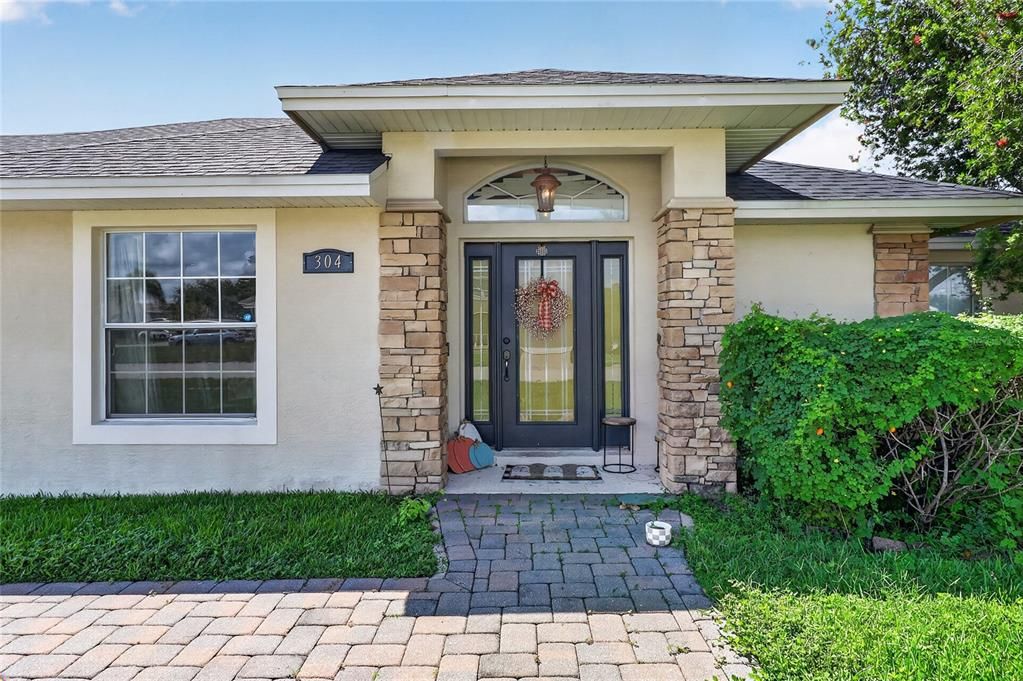 For Sale: $359,900 (3 beds, 2 baths, 1822 Square Feet)