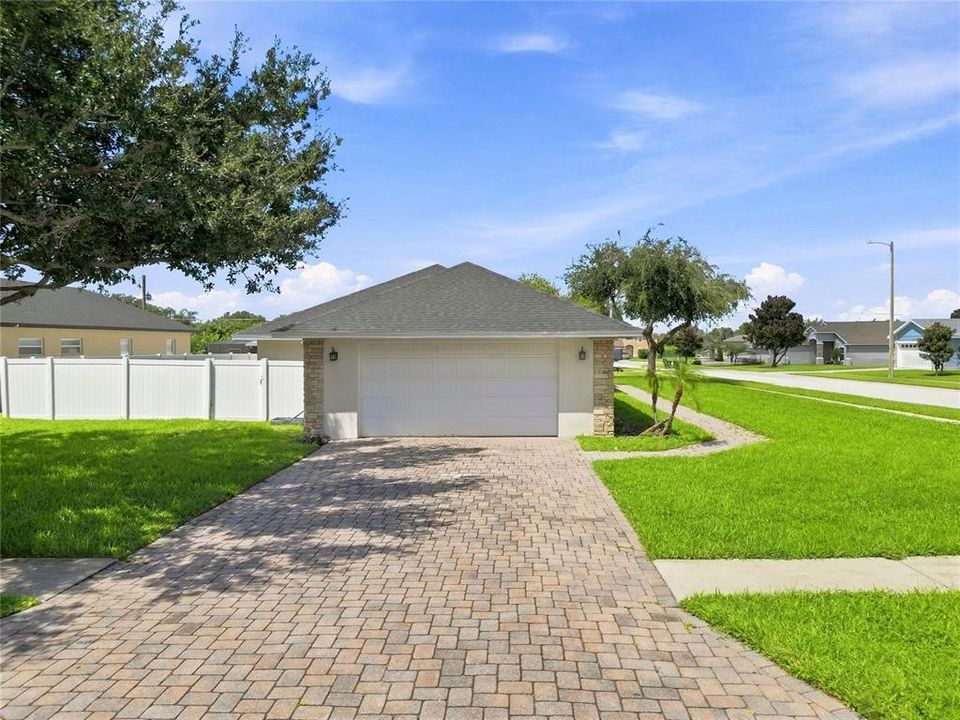 For Sale: $359,900 (3 beds, 2 baths, 1822 Square Feet)